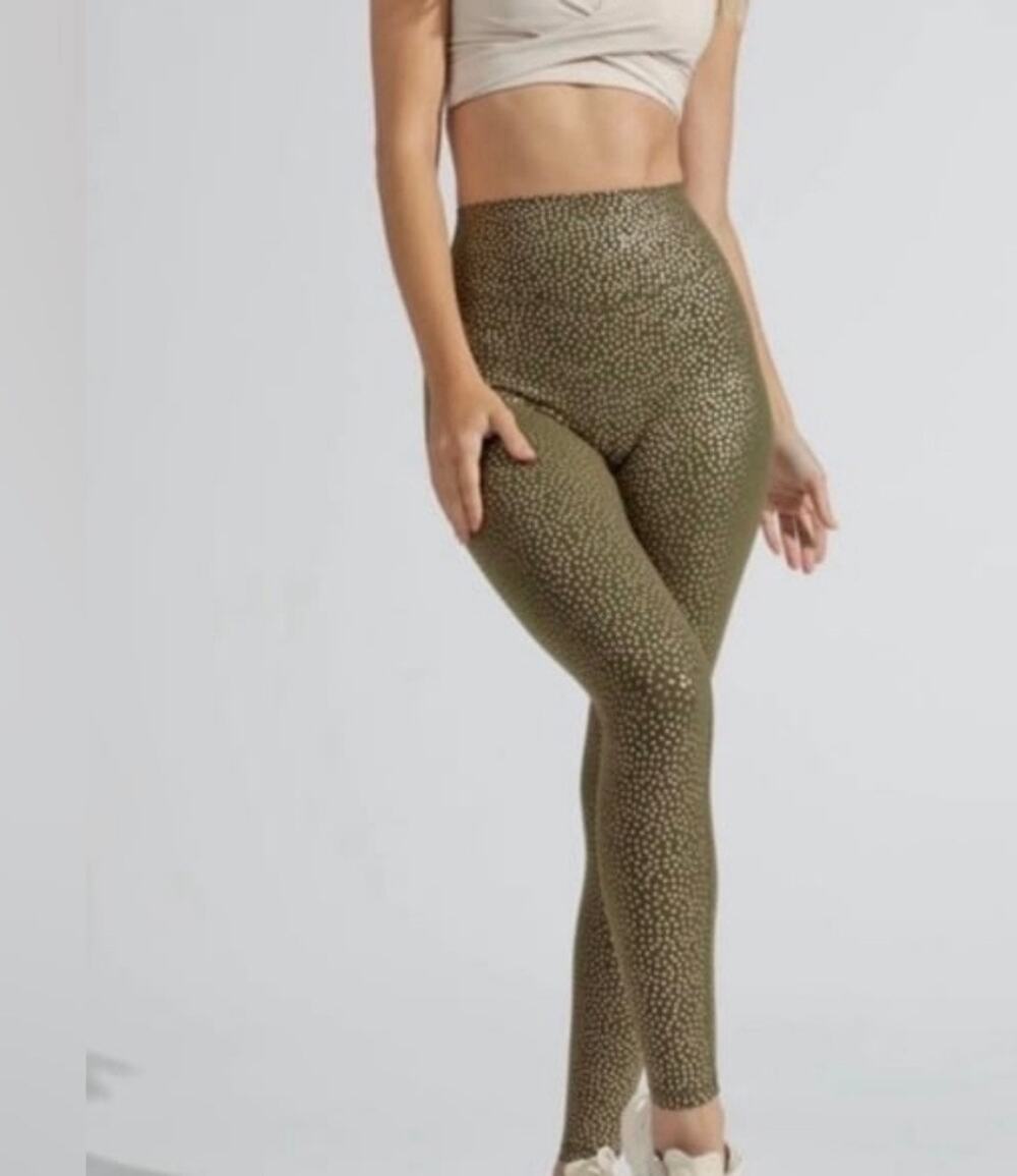 Buff Bunny Rosa pocket legging "Bossy" print dark olive green size medium